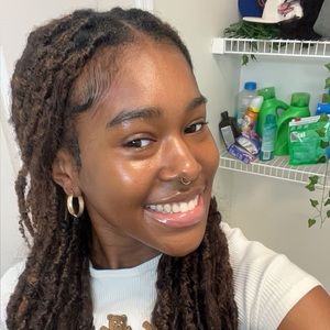 Meet your Posher, Janai